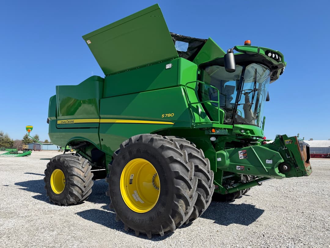 Image of John Deere S780 Primary image