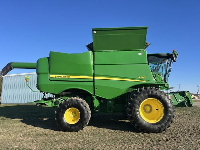 Image of John Deere S780 equipment image 3