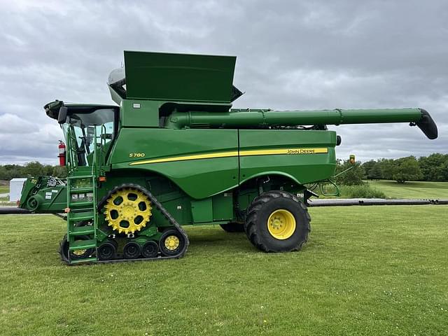 Image of John Deere S780 equipment image 2