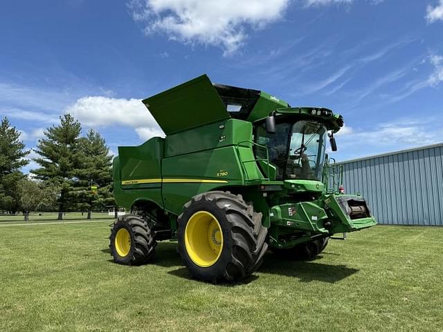 Image of John Deere S780 equipment image 1