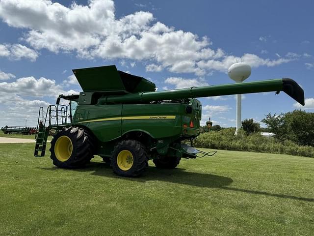 Image of John Deere S780 equipment image 3