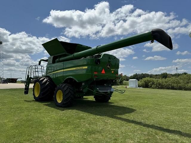 Image of John Deere S780 equipment image 4