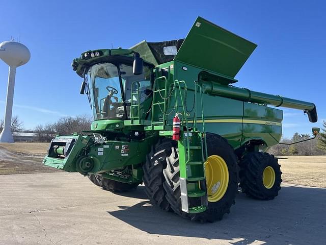 Image of John Deere S780 equipment image 1