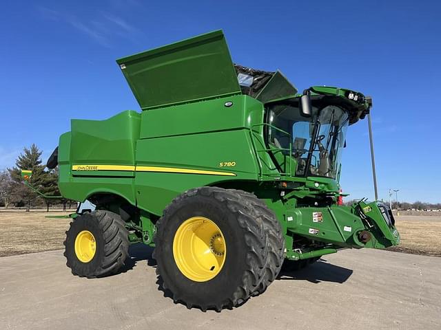 Image of John Deere S780 equipment image 3