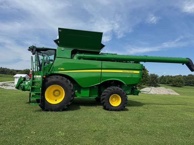Image of John Deere S780 equipment image 2