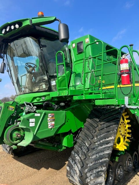 John Deere S780 Equipment Image0