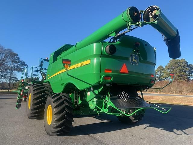 Image of John Deere S780 equipment image 4