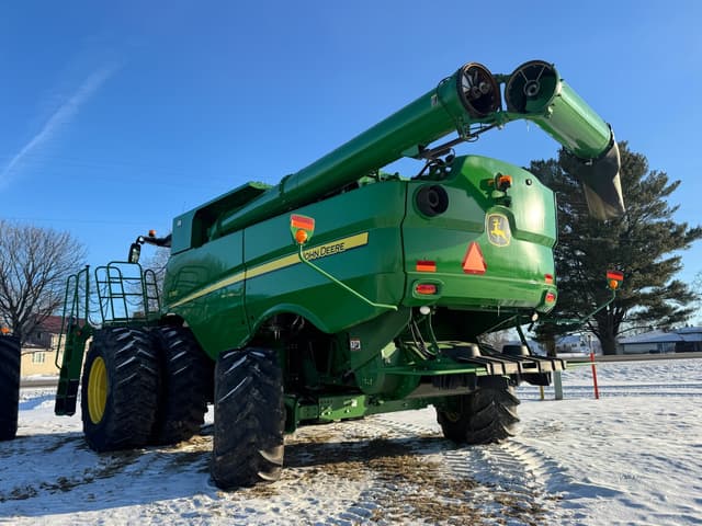 Image of John Deere S780 equipment image 3