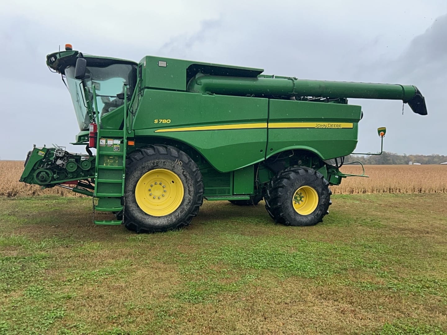 John Deere S780 Equipment Image0