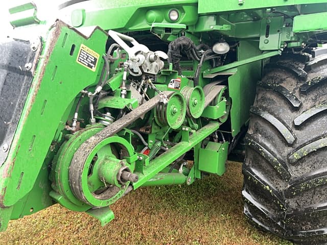 Image of John Deere S780 equipment image 4