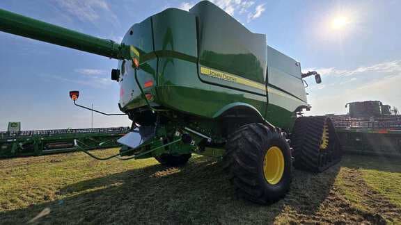 Image of John Deere S790 equipment image 4