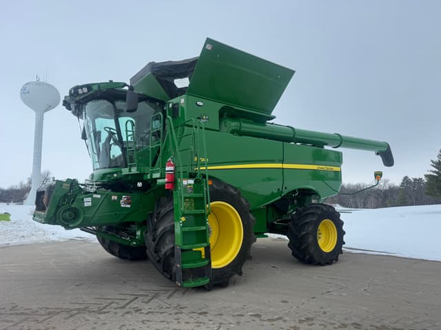 Image of John Deere S790 equipment image 1