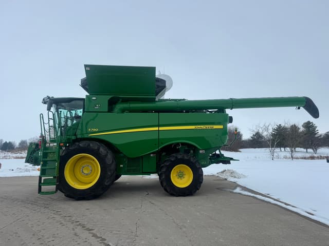 Image of John Deere S790 equipment image 4