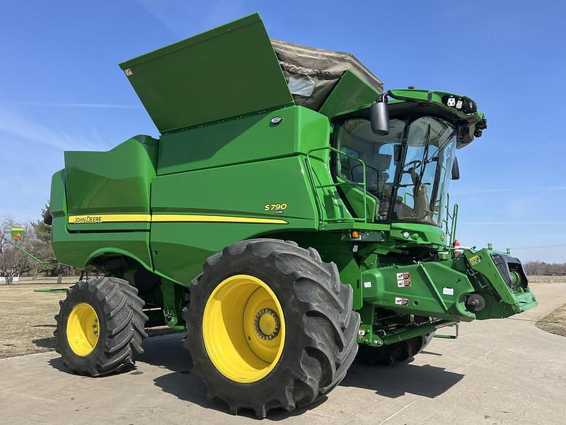 Image of John Deere S790 Primary image