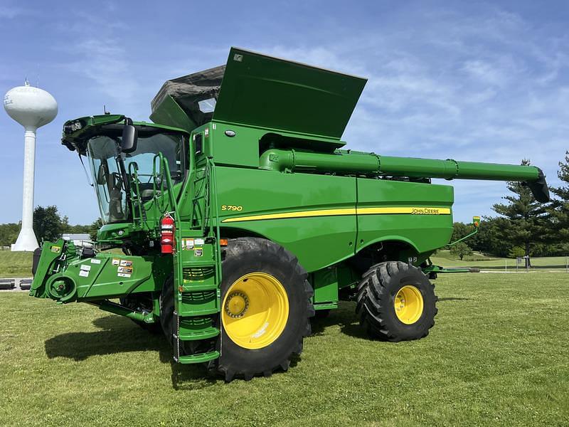 Image of John Deere S790 Primary image