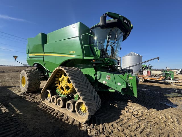 Image of John Deere S790 equipment image 4