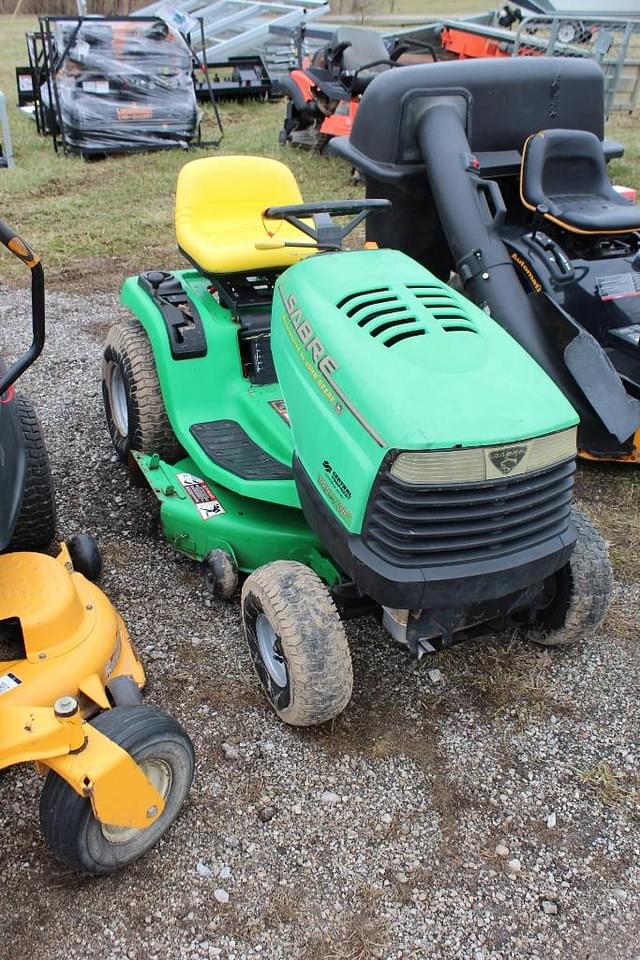 Image of John Deere Sabre equipment image 2