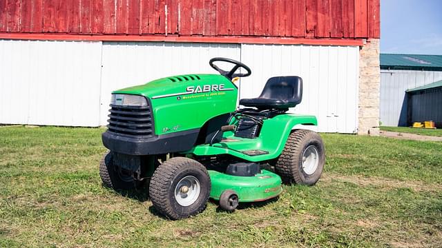 Image of John Deere Sabre equipment image 1