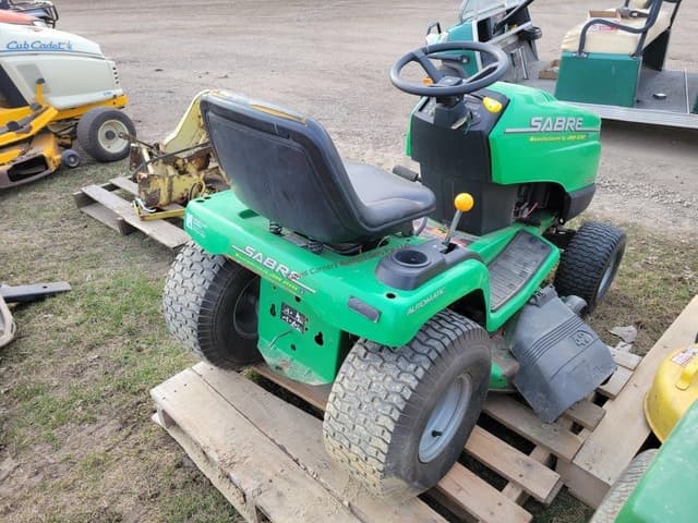 Image of John Deere Sabre equipment image 4
