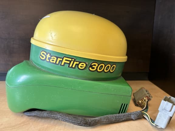 Image of John Deere StarFire 3000 Image 0