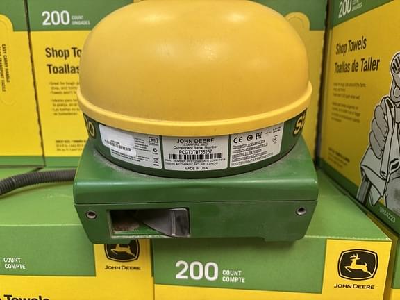 Image of John Deere StarFire 3000 equipment image 3
