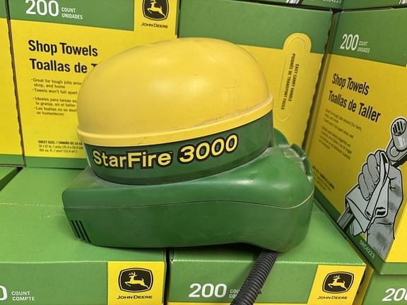 Image of John Deere StarFire 3000 equipment image 1