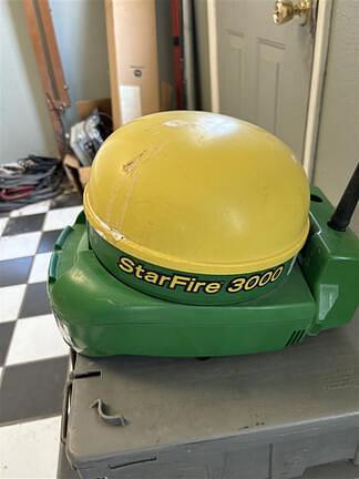 Image of John Deere StarFire 3000 Image 1