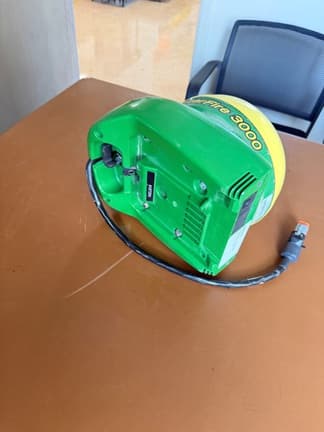 Image of John Deere StarFire 3000 equipment image 4
