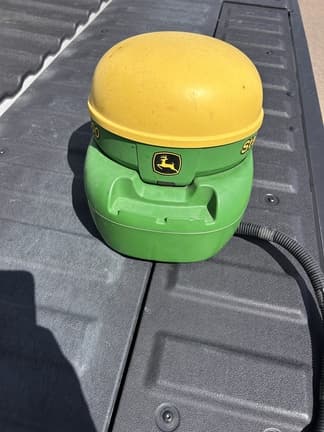 Image of John Deere StarFire 3000 equipment image 3