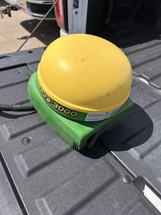 Image of John Deere StarFire 3000 equipment image 1