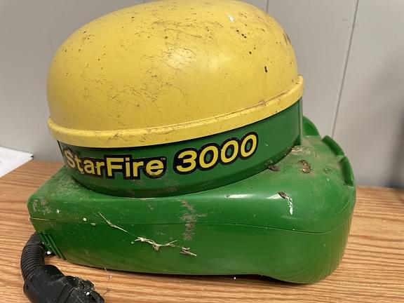Image of John Deere StarFire 3000 Image 0