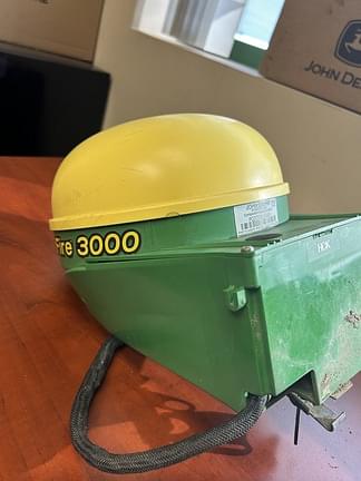 Image of John Deere StarFire 3000 Image 1