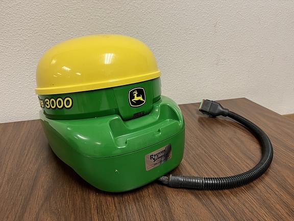 Image of John Deere StarFire 3000 Image 0