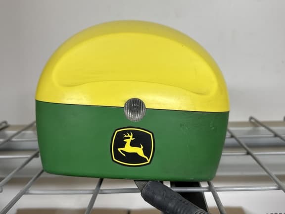 Image of John Deere StarFire 6000 equipment image 4