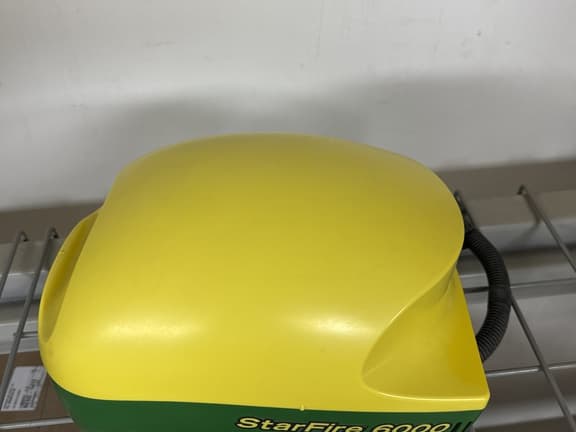 Image of John Deere StarFire 6000 equipment image 3