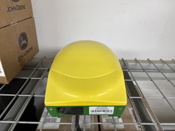 Image of John Deere StarFire 6000 equipment image 2