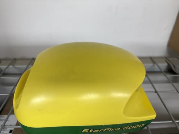 Image of John Deere StarFire 6000 equipment image 3