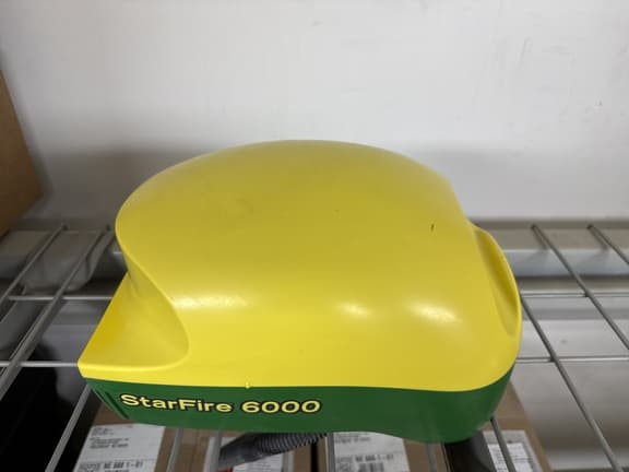 Image of John Deere StarFire 6000 equipment image 1