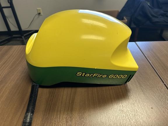 Image of John Deere StarFire 6000 equipment image 1