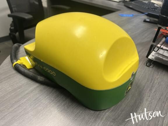 Image of John Deere StarFire 6000 equipment image 3