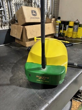 John Deere StarFire 6000 Equipment Image0