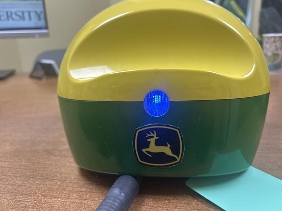 Image of John Deere StarFire 6000 Image 1