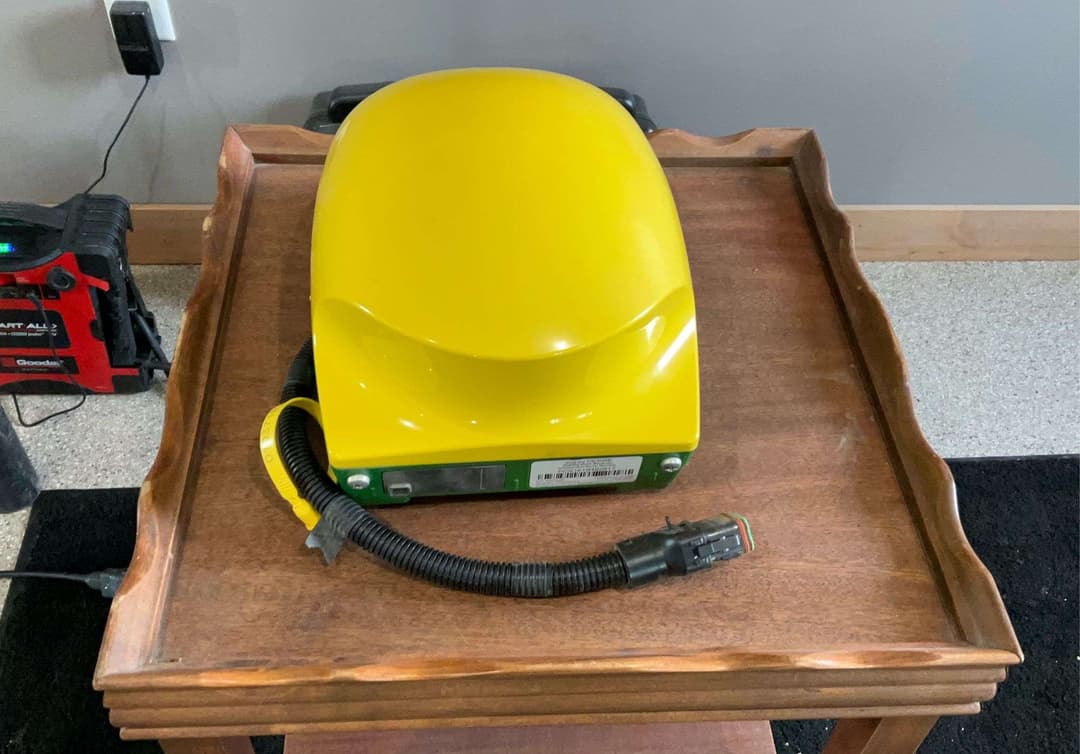 Image of John Deere StarFire 6000 Image 1