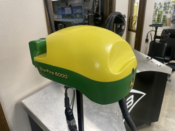 John Deere StarFire 6000 Equipment Image0