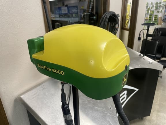 Image of John Deere StarFire 6000 Primary image