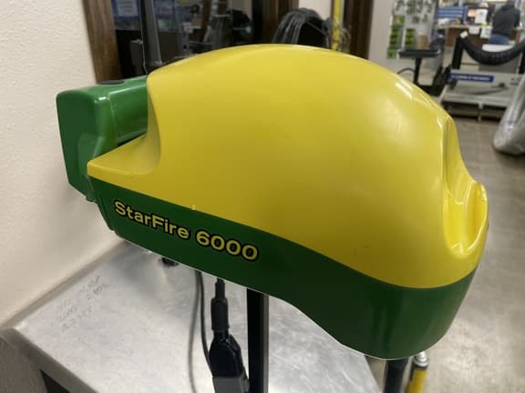 Image of John Deere StarFire 6000 Image 1