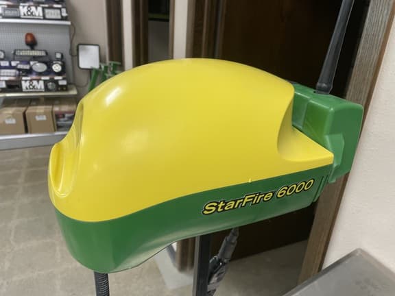 Image of John Deere StarFire 6000 Image 0