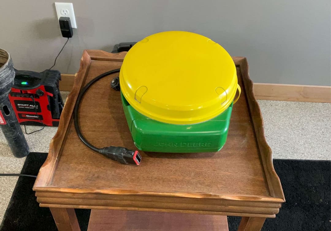 Image of John Deere StarFire 7000 Image 1