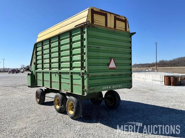 Image of John Deere 714 equipment image 2