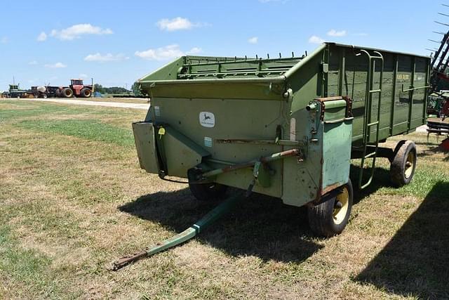 Image of John Deere 122 equipment image 2